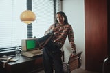 Verspielte Details, kunstvolle Verzierungen und intensive Farben ziehen sich durch die Pieces der JW Anderson SS26 Kollektion. Die gesamte Frühjahr/Sommer 2026 Kollektion ist exklusiv einen Monat früher auf NET-A-PORTER gelauncht, bevor diese bei weiteren Retailern erhältlich sein wird.&nbsp;