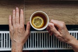 Achtung: Warum Sie die heiße Zitrone nicht heiß trinken sollten