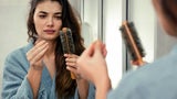 Haarausfall kann viele unterschiedliche Gründe haben.