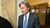 Grasser ist frei! Ex-Minister darf mit Fußfessel Haft verlassen