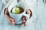 Hühnersuppe, heiße Zitrone & Co.: Welche Hausmittel bei Erkältungen wirklich helfen