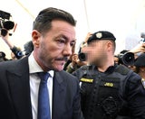 Die ersten Fotos von Rene Benko nach dem Urteil