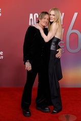 Auch neben Ex-Ehemann Keith Urban ragt sie heraus – im wahrsten Sinne des Wortes! Doch heute steht Kidman stolz zu ihrer Größe. 