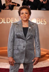 Darum trugen Stars bei den Golden Globes 2026 „Ice Out“ und „Be Good“-Pins