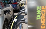 Der gesamte Verkehrssektor, also jede Bim, jeder Elektrobus, jede U-Bahn und jedes E-Auto soll bis 2040 mit erneuerbarem Strom versorgt werden. 