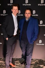 Hannes Reichelt und Bitpanda-Austria-Commercial Director Martin Beranek. 