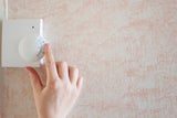 Warum Sie nachts unbedingt die Heizung abdrehen sollten