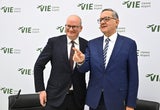  Flughafen Wien AG Vorstände Julian Jäger (l.) und Günther Ofner.  