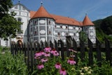 OLIMJE-KLOSTER. Der ehemaligen Burggarten präsentiert&nbsp;sich als narturnaher Kräutergarten mit Bienenstock.