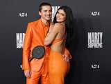Kylie Jenner & Timothée Chalamet strahlen im knalligen Partnerlook Trennungsgerüchte weg