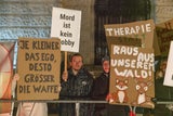 "Blut an euren Händen": Jägerball von wütenden Protesten begleitet