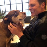 Tom Bardy mit seinem verstorbenen Hund Lua