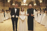 Pater Karl Wallner mit Debütanten Arianna Argun und Nikolaus Bühler&nbsp;