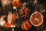 Ohne Duftkerzen: 5 Tricks, wie Ihre Wohnung weihnachtlich duftet