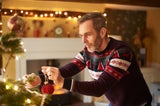 Weihnachtsaktivitäten: So viele Kalorien verbrennen Sie zwischen Keksdose und Christbaum