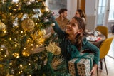 Genial: Mit diesen Deko-Tricks wirkt der Christbaum größer