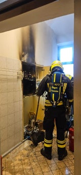 Die freiwillige Feuerwehr Amstetten bekämpfte die Flammen.