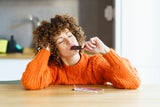 Dunkle Schokolade als Jungbrunnen: Neue Studie entdeckt Anti-Aging-Effekt
