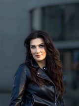 privat ist Adela Zaharia mit einem Opernsänger liiert. Ihre Homebase ist derzeit in München.&nbsp;
