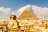 Jahrtausendealte Zeugen. Die Pyramiden von Gizeh und die geheimnisvolle Sphinx in Kairo.