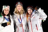 Doppelsitzer-Siegerin Marion Oberhofer (l.) mit ÖOC-Assen Selina Egle und Lara Kipp (r.)