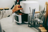Achtung: Warum Sie auf keinen Fall Backpapier in den Airfryer legen sollten