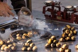 Gesund auf dem Weihnachtsmarkt: Diese Gerichte können Sie ohne Reue genießen