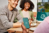 Mit der Too Good To Go-App kann man überschüssige Waren retten.