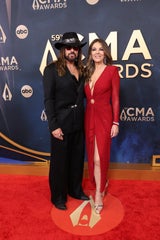 Frauenpower und Kuschel-Alarm bei den CMA-Awards
