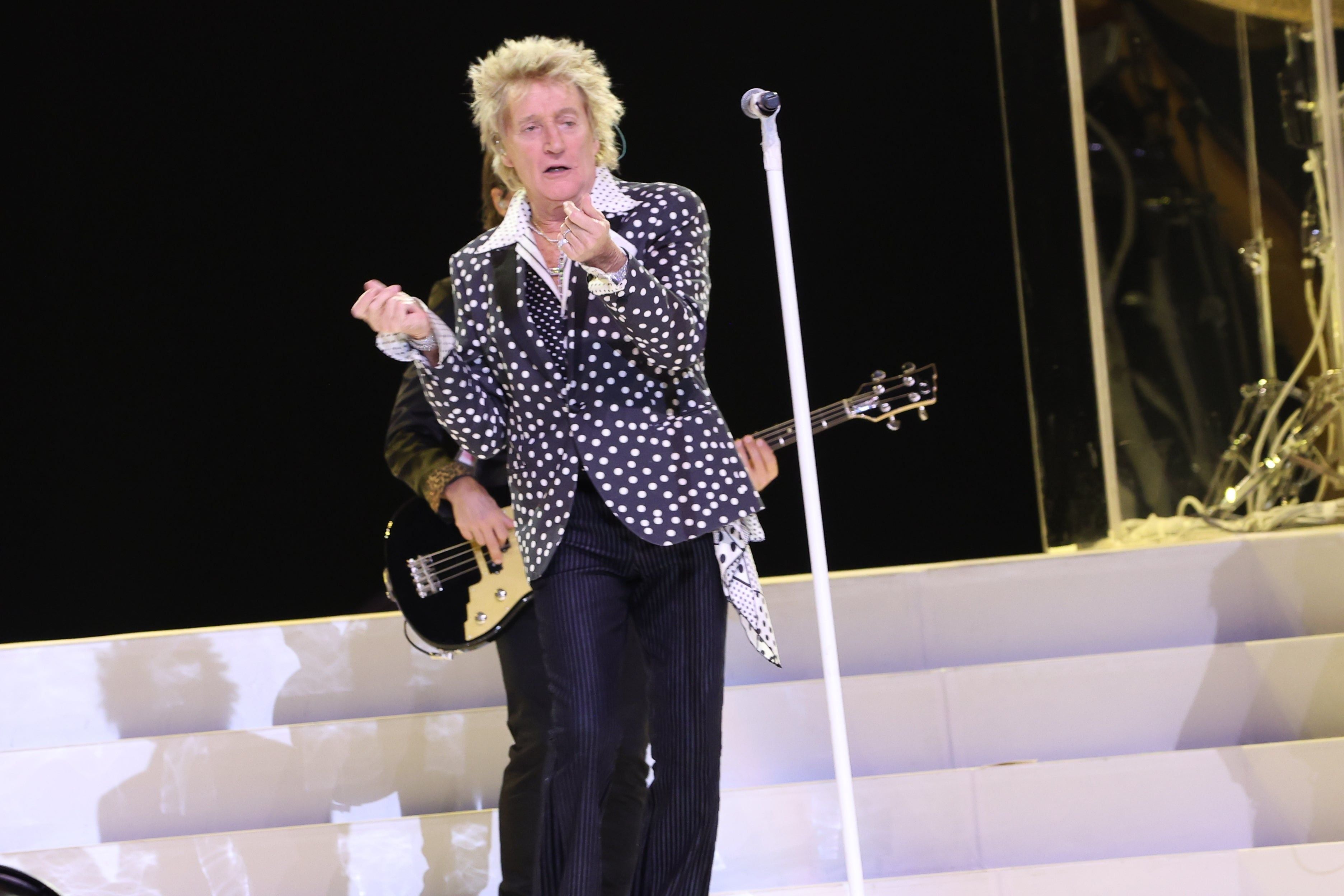 Rod Stewart ließ zum Abschied die Stadthalle schunkeln