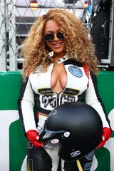 Peinliche Photoshop-Panne: Beyoncé sorgt für Stirnrunzeln