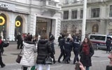 oe24-Reporter attackiert! Eskalation bei Palästina-Demo