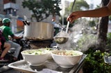 Hätten wir NIE gedacht: Dieses Land führt die Michelin-Liste der Streetfood-Stände an