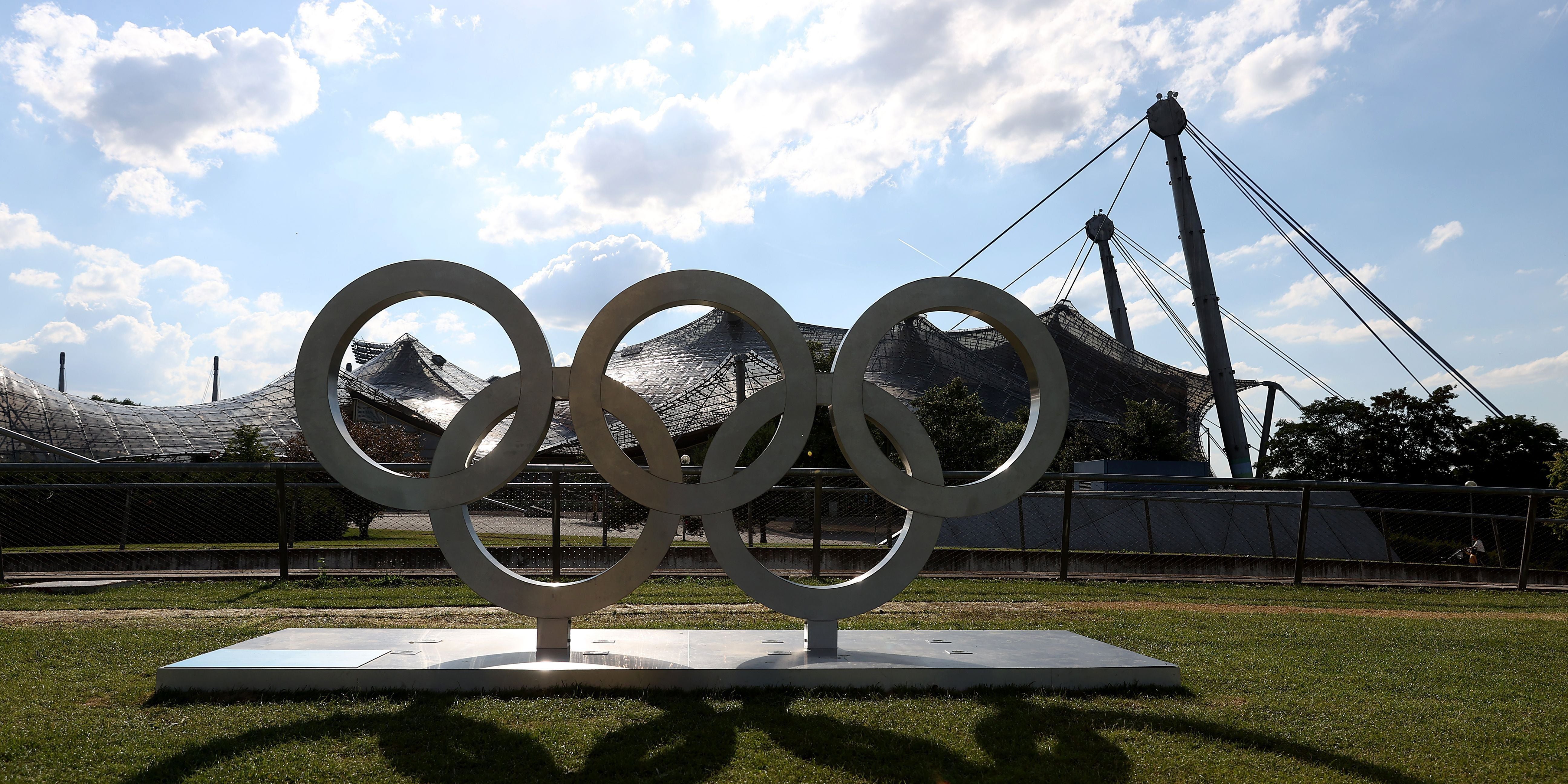 Olympiaringe vor dem Olympiastadion in München