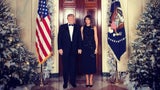 "Weihnachtsgrüße": Trump & Melania mit ernster Miene