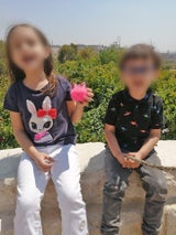 lily und Noah Vater hält Kinder in Ägypten fest