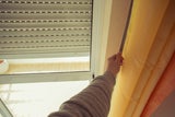 Der Jalousien-Trick: So senken Sie Ihre Heizkosten im Winter!