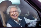 Queen Elizabeth II. in ihrem Range Rover