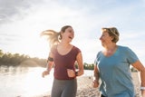 Natürlich altern: Experte verrät, wie Sie bis 100 gesund und fit bleiben