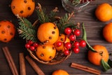 Ohne Duftkerzen: 5 Tricks, wie Ihre Wohnung weihnachtlich duftet