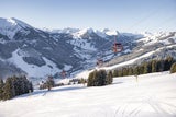 Aufstiegshilfen. Mit der Gondel dem Gipfel entgegen – bequem und mit traumhaften Ausblicken.
