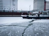 Donau zugefroren: Eisbrecher "MS Eisvogel" im Dauereinsatz