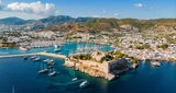 Stiere zieht es an die türkische Riviera, z. B. nach Bodrum.
