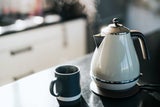 Heimliche Stromfresser: Diese Geräte sollten Sie nachts unbedingt ausstecken
