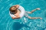 Weshalb Sie NIE in den Pool pinkeln sollten