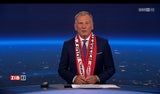 Armin Wolf mit Fan-Schal in der ZIB2.