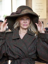 Pamela Anderson ''oben ohne'' bei Pariser Fashion Week