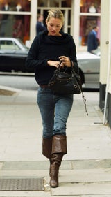 Kate Moss mit der Balenciaga City Bag, 2003