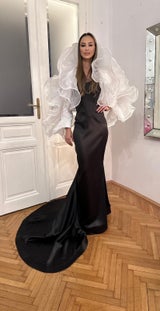 Lugner hat Priscilla fest im Griff