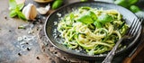 Zucchinispaghetti Low Carb.
